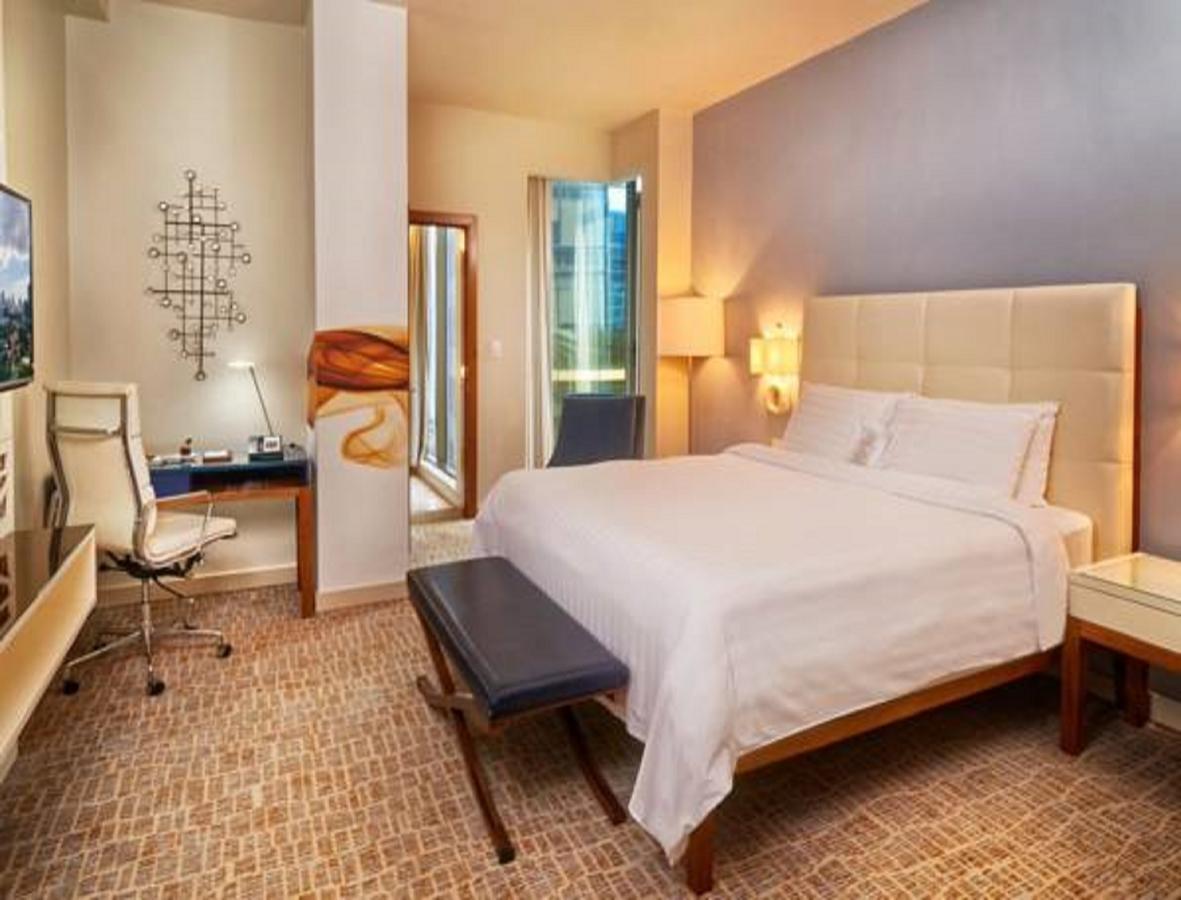 Chambre Lit King-Size - Vue sur Ville
